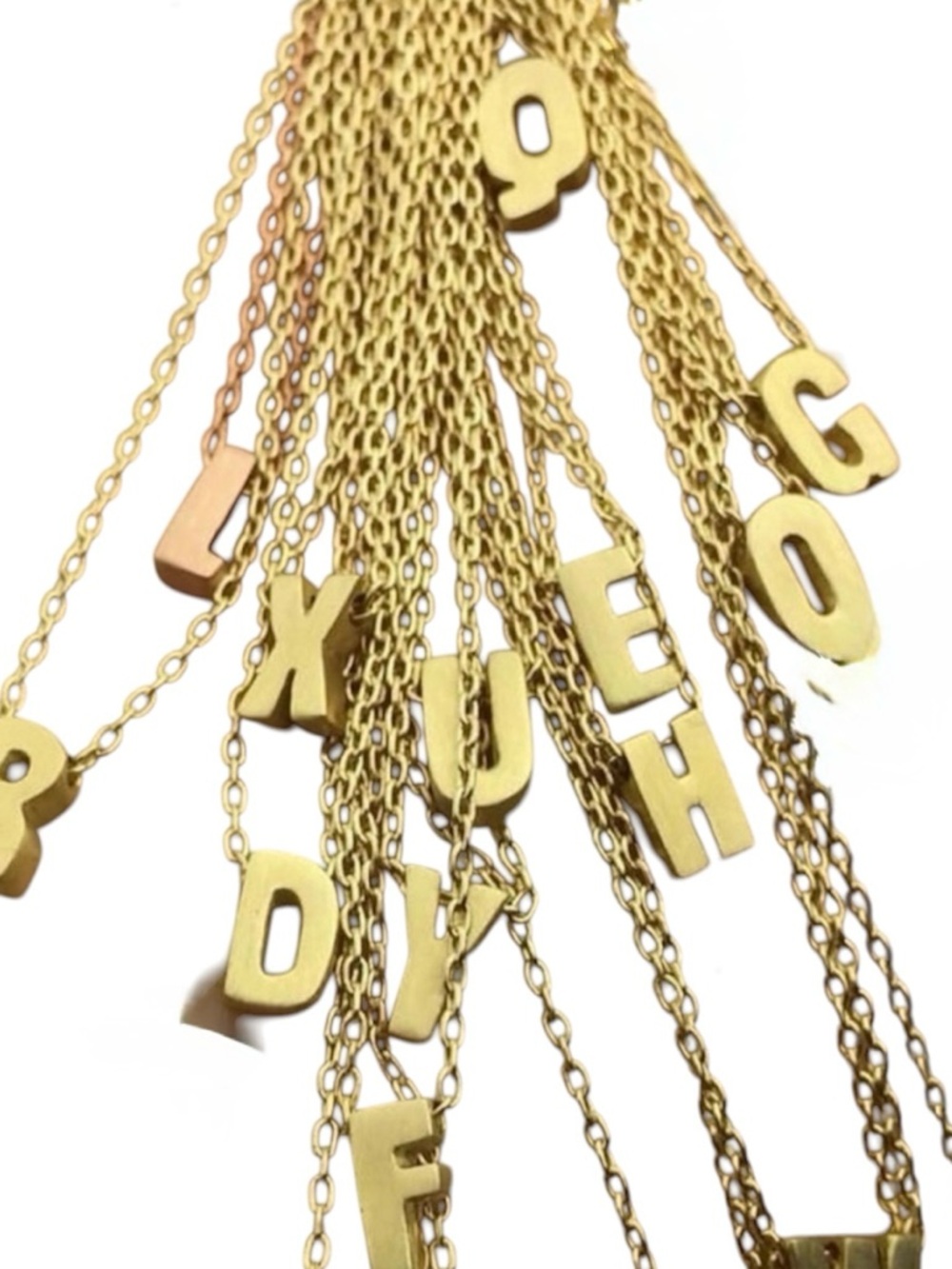 Marian Maurer ‘O’ 18k gold micro initial pendant necklace.